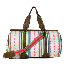 Load image into Gallery viewer, Lola travels