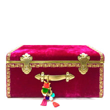 Load image into Gallery viewer, Veda